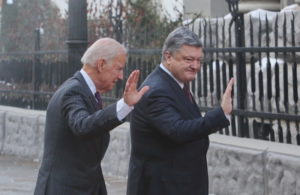 Biden-Poroshenko-800x520-300x195 Biden-Poroshenko-800x520
