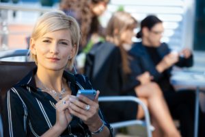 Kakoy-smartfon-luchshe-dlya-zhenshhinyi-300x200 kakoy-smartfon-luchshe-dlya-zhenshhinyi