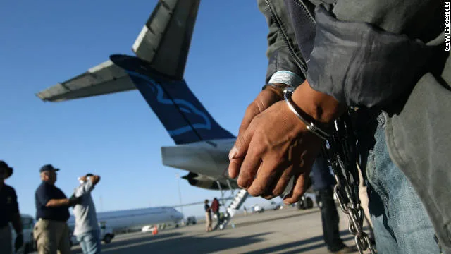 deport2.jpg Депортация при одобренном убежище: ЛГБТ-беженцев высылают в опасные для них страны