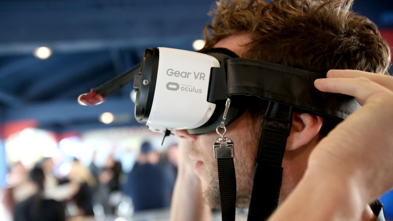 VR сейчас используется преимущественно для развлечений. Фото: youtube.com