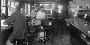 8-bank-teller-300x150 8-bank-teller