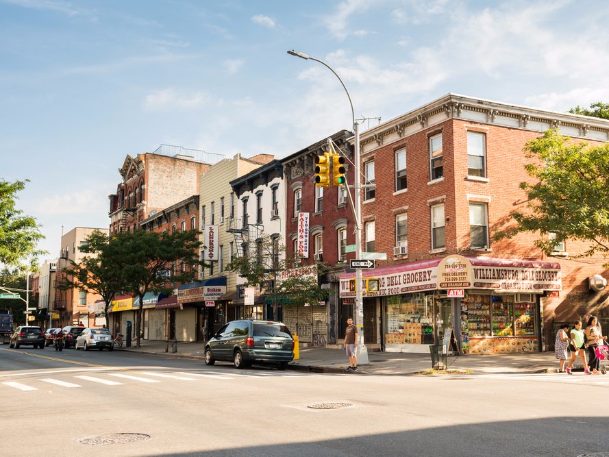 7-williamsburg-new-york 17 самых интересных и недорогих мест в США для летнего путешествия