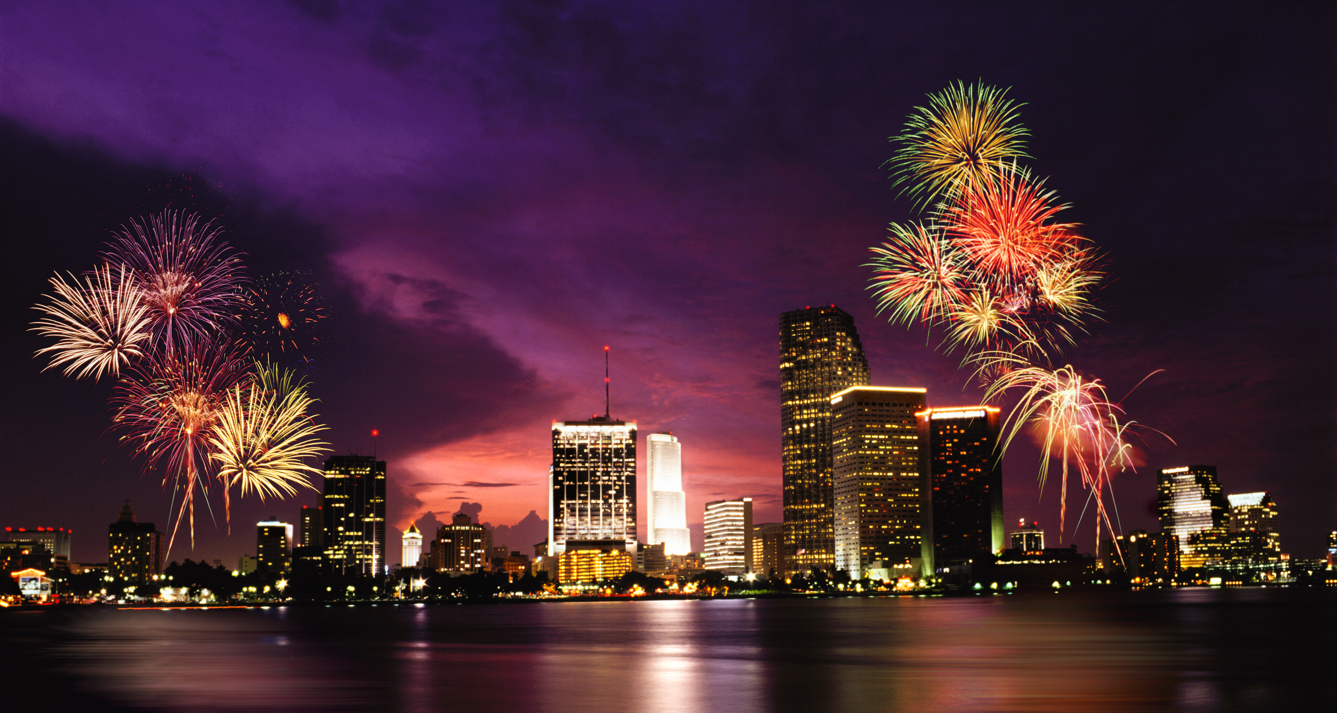 Fireworks over Miami, Florida Rubic.us