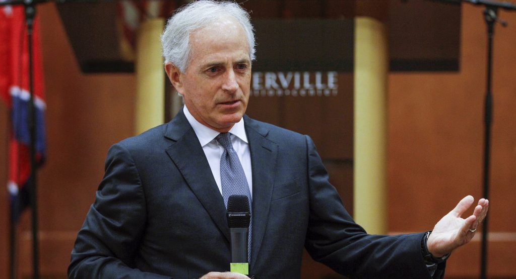 170817-bob-corker-ap-1160-1-1024x555 Сенаторы-республиканцы подвергли жесткой критике политику Трампа