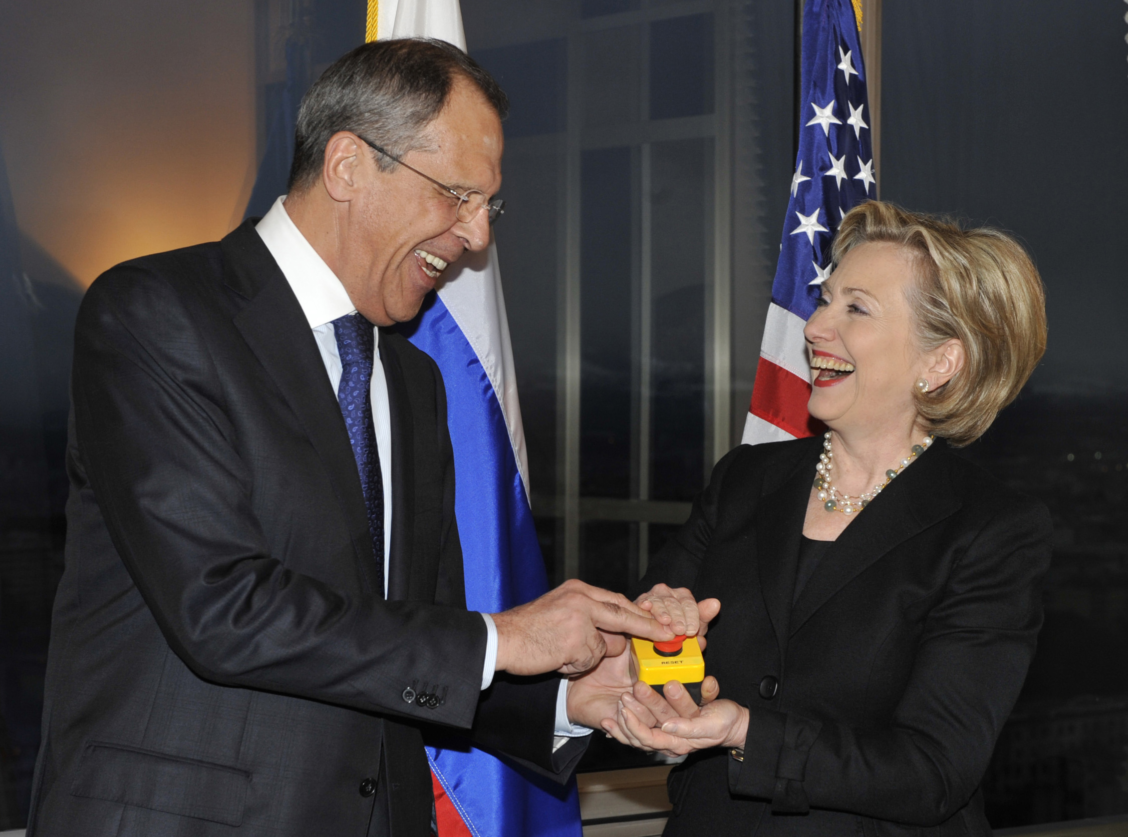the-clinton-foundation-received-millions-from-investors-as-putin-took-over-20-of-us-uranium-deposits Клинтон и Обама под пристальным вниманием ФБР из-за ядерной сделки с Россией