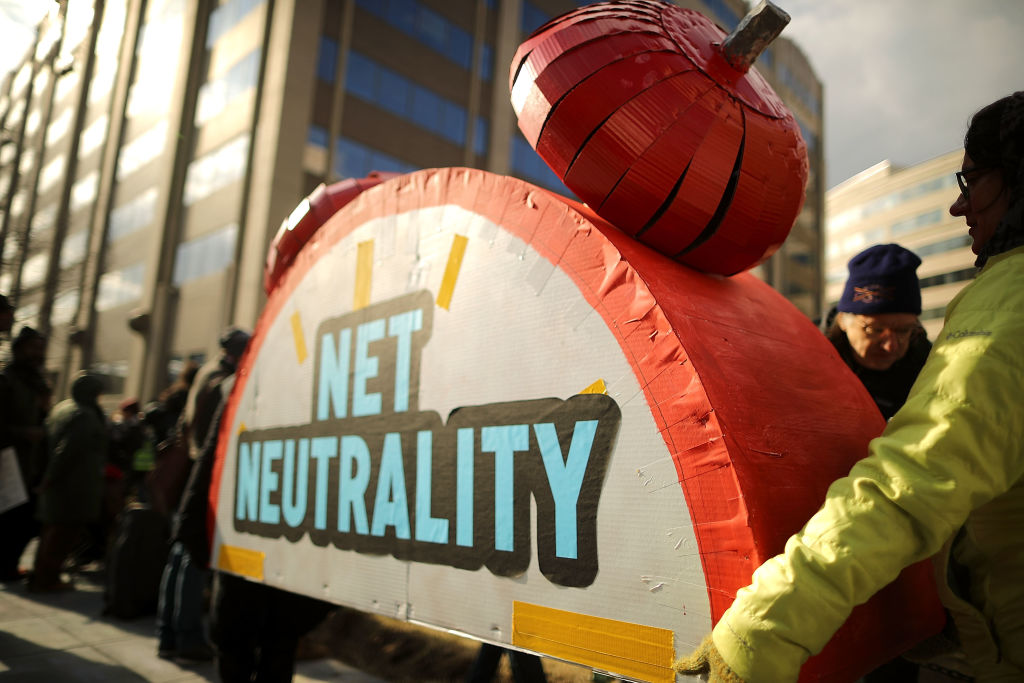net-neutrality-1513275358 В США отменили сетевой нейтралитет