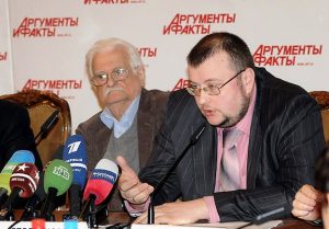 Na-press-konferentsii-s-klientom-rezhisserom-Marlenom-Hutsievom-300x209 На пресс-конференции с клиентом режиссером Марленом Хуциевом