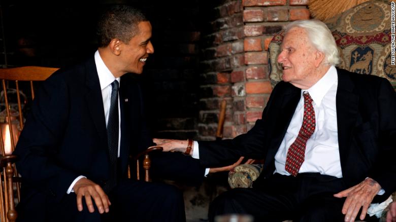 180221084843-billy-graham-and-obama-exlarge-169 Умер американский проповедник Билли Грэм. Он был советником 12 президентов