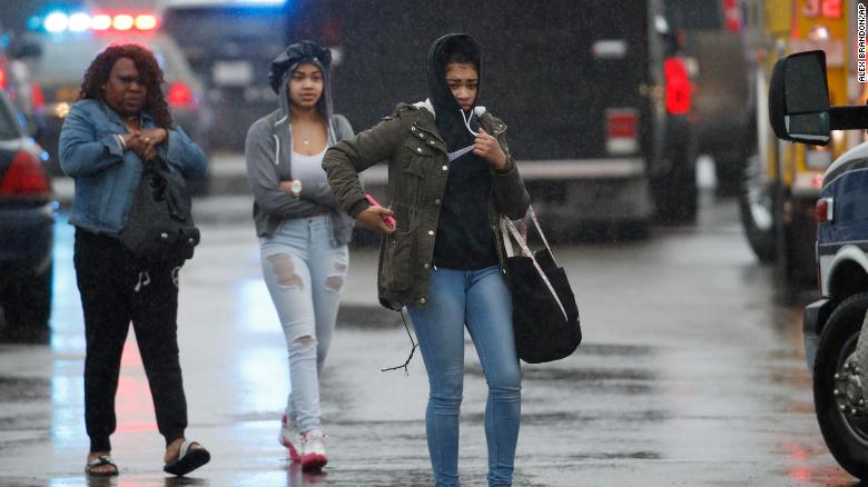 180320115713-05-maryland-high-school-shooting-0320-exlarge-169 Стрельба в школе Мэриленда: двое раненых, стрелок погиб