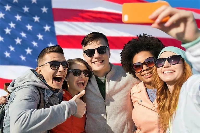 tourist-visa-768x513.jpg Очереди сдвинулись: что нового в Visa Bulletin на сентябрь 2026 года