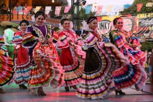 sayulita-dancers--300x200 sayulita-dancers-