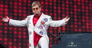 front-elton-john-1-e1542840002334-300x156 front-elton-john (1)