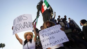 sd-me-caravan-protest-tijuana-tense-20181118-300x169 sd-me-caravan-protest-tijuana-tense-20181118