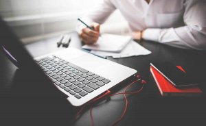 COMMUNITY-MANAGER-300x184 COMMUNITY-MANAGER