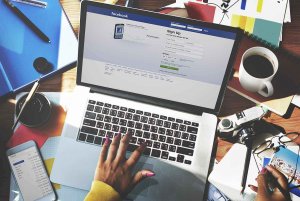 shutterstock_331471589-using-facebook-585c074c3df78ce2c34f61c8-e1544813274546-300x201 shutterstock_331471589-using-facebook-585c074c3df78ce2c34f61c8