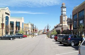 1200px-Aurora_CO_USA_-_panoramio_1-e1547396522130-300x193 1200px-Aurora,_CO,_USA_-_panoramio_(1)