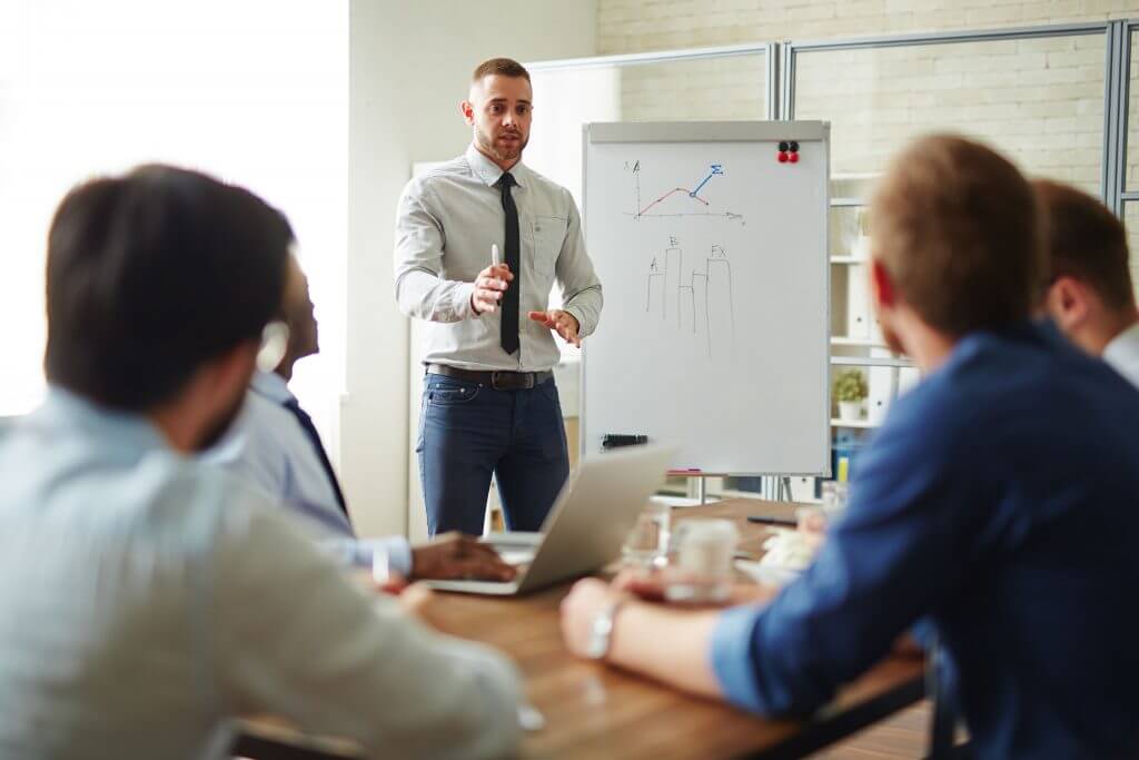 becoming-a-better-sales-manager-1024x683 Лучшие вакансии недели для русскоязычных в США — 25-31 марта