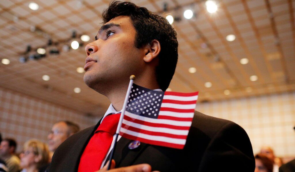 immigration-pledge-of-allegiance-1024x597 Штаты готовятся к переписи населения: стоит ли ее бояться иммигрантам и нелегалам
