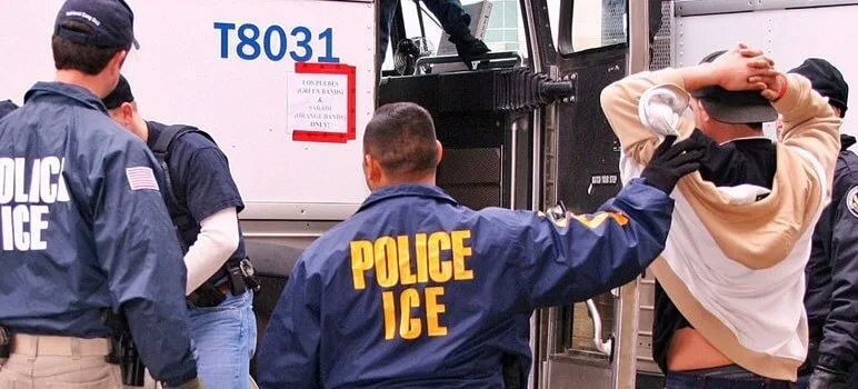 Ice-Raid-Photo-Courtesy-of-ICE.jpg ICE бьет рекорды третий месяц: где больше арестов