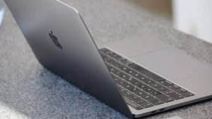 apple-macbook-pro-770x433-300x169 apple-macbook-pro-770x433