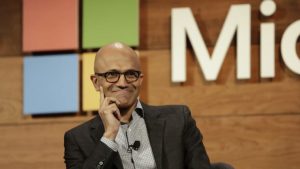 Satya-Nadella-generalnyj-direktor-Microsoft-na-ezhegodnom-sobranii-aktsionerov-Microsoft-v-Belvyu-shtat-Vashington-300x169 Сатья Наделла, генеральный директор Microsoft на ежегодном собрании акционеров Microsoft в Белвью штат Вашингтон