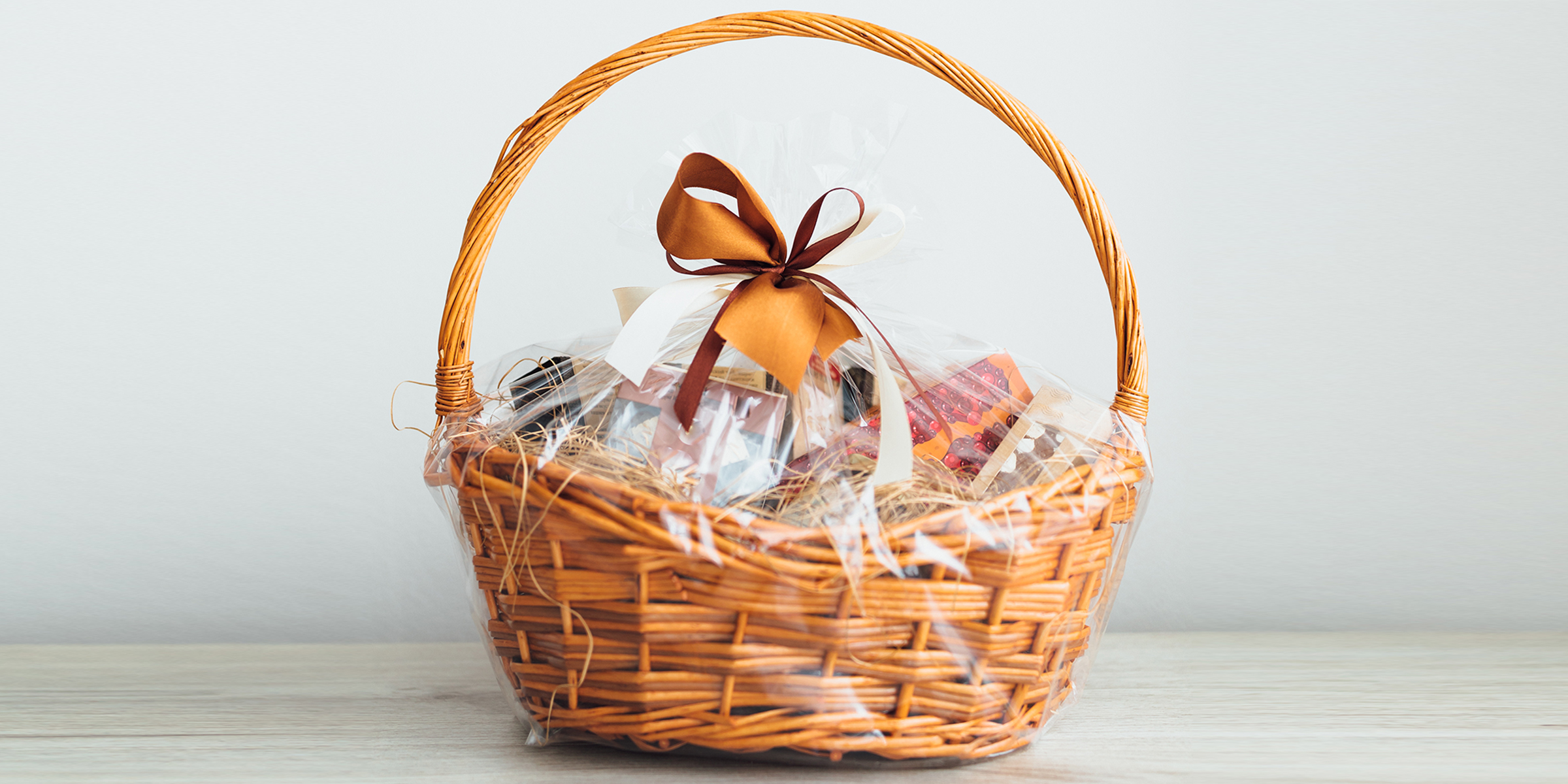 gift-basket-today-main-190506_c9e25a27db3207257550cc7bf8e9c090 Подарки в последний момент: интересные идеи ко Дню Святого Валентина до $30