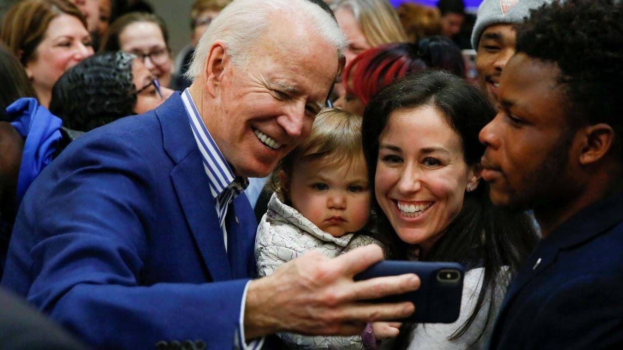 2020-02-29T195923Z_1310696415_RC2JAF97OC7R_RTRMADP_3_USA-ELECTION-BIDEN_south_carolina_caroline_du_sud Джо Байден победил на праймериз в Южной Каролине. Теперь он главный конкурент Берни Сандерса