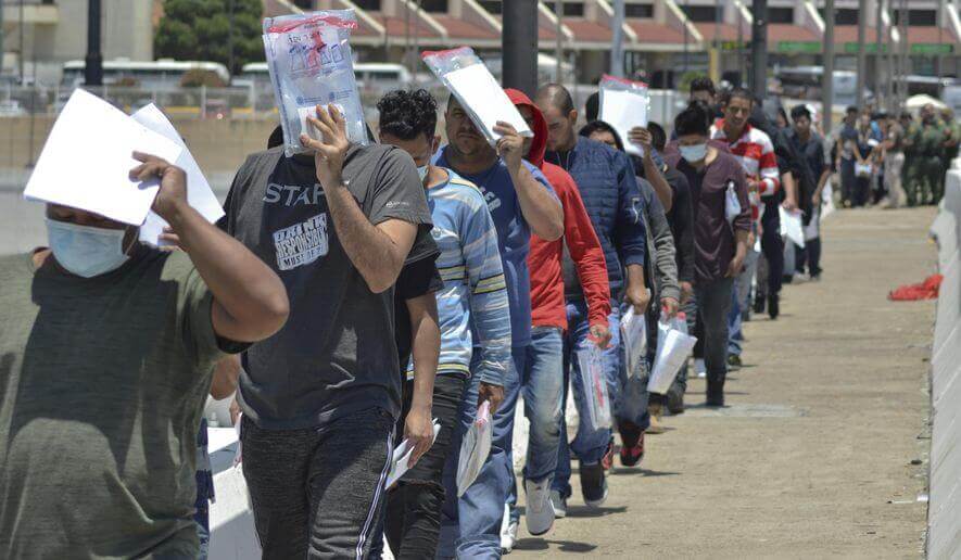 mexico_inmigration_23784_c0-212-4452-2807_s885x516 США хотят установить «лимит» беженцев на границе