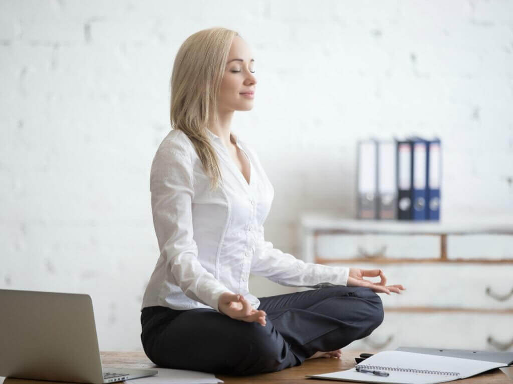 bigstock-Businesswoman-Meditating-In-He-127090238-amended-1024x768 Лучшие вакансии недели для русскоязычных в США — 30 марта - 5 апреля