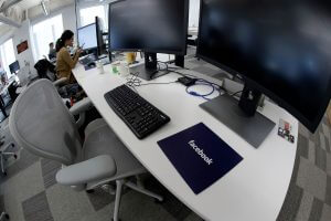 190225-facebook-moderators-300x200 190225-facebook-moderators