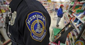 4bzshoplift.164687.jpg20090121-300x158 -4bzshoplift.164687.jpg20090121
