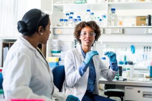 s960_women_scientists__002_-300x200 s960_women_scientists__002_