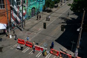 Barrikady-poka-ne-ubirayut-300x200 Баррикады пока не убирают