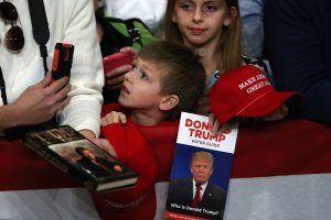 gettyimages-511344420-300x200 Donald Trump Campaigns Along SC Coast One Day Ahead Of Primary