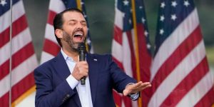 vystuplenie-Donalda-Trampa-mladshego-6-yanvarya-pered-shturmom-Kapitoliya-300x150 выступление Дональда Трампа-младшего 6 января перед штурмом Капитолия