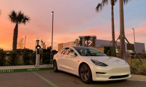 White-Tesla-Model-3-Sunset-Florida-CleanTechnica-1-scaled-e1620142182613-300x179 White-Tesla-Model-3-Sunset-Florida-CleanTechnica-1-scaled