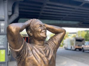 ELON-MUSK-STATUE--300x225 ELON MUSK STATUE