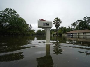 ap21170551210436-74a8ac7832f3584fe0a30813a945eb99f0da2181-s800-c85-300x225 APTOPIX Tropical Weather