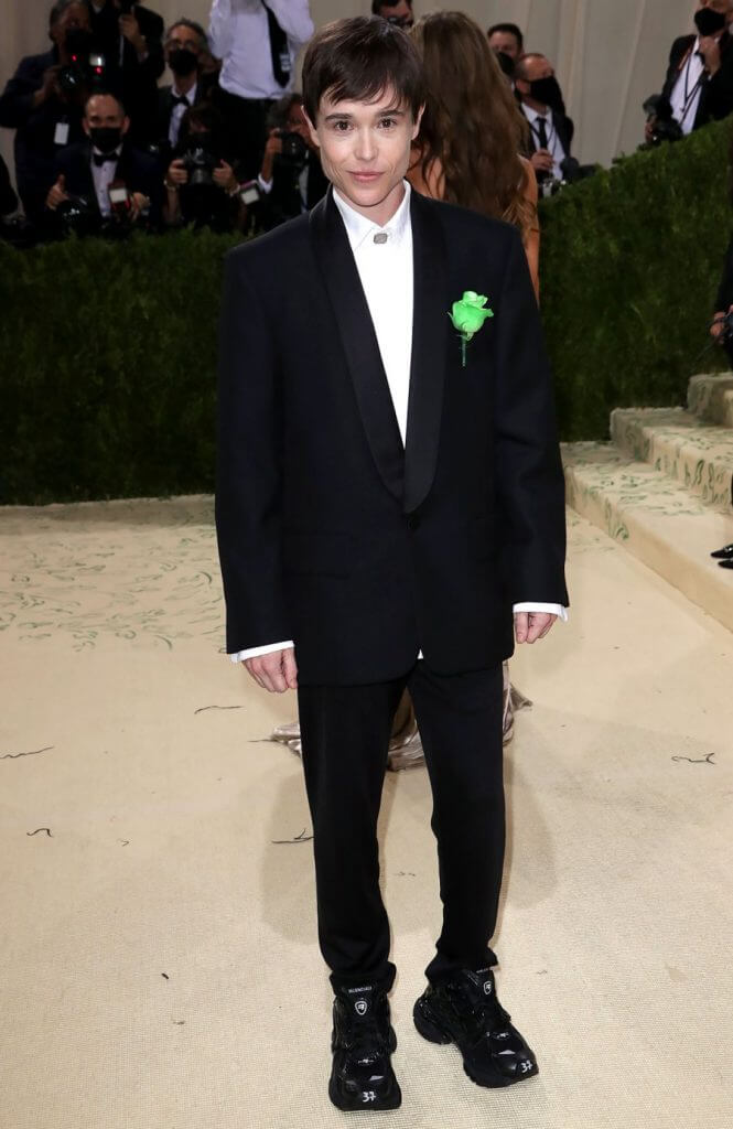 Elliot-Page-Looks-Dapper-All-Black-Met-Gala-Red-Carpet-Photos-002-665x1024 Met Gala 2021: самые провокационные и эпатажные наряды на главном событии в мире моды