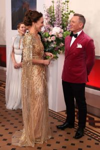 http___cdn.cnn_.com_cnnnext_dam_assets_210929074606-11-james-bond-kate-middleton-daniel-craig-200x300 http___cdn.cnn.com_cnnnext_dam_assets_210929074606-11-james-bond-kate-middleton-daniel-craig