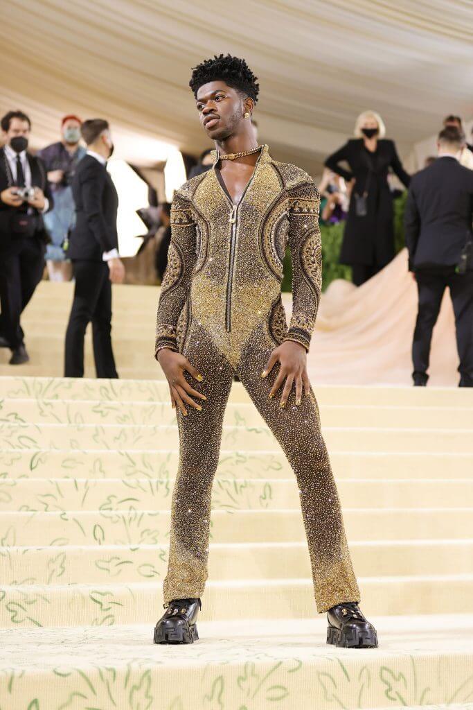 met-gala-2021-besten-looks-red-carpet-lil-nas-x-3-683x1024 Met Gala 2021: самые провокационные и эпатажные наряды на главном событии в мире моды