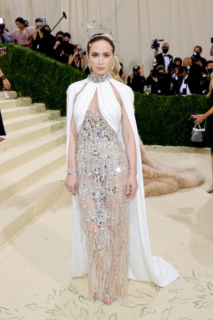 met-gala-emily-blunt-683x1024 Met Gala 2021: самые провокационные и эпатажные наряды на главном событии в мире моды