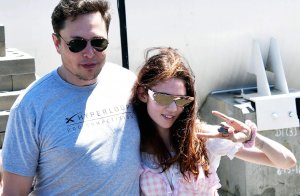 Hyperloop-Pod-Competition-July-2018-Elon-Musk-and-Grimes-Relationship-Timeline-e1647025218988-300x196 Hyperloop-Pod-Competition-July-2018-Elon-Musk-and-Grimes-Relationship-Timeline