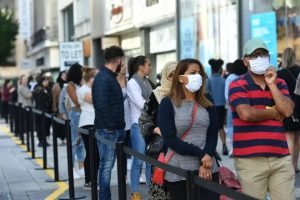 primark-queue-300x200 primark-queue