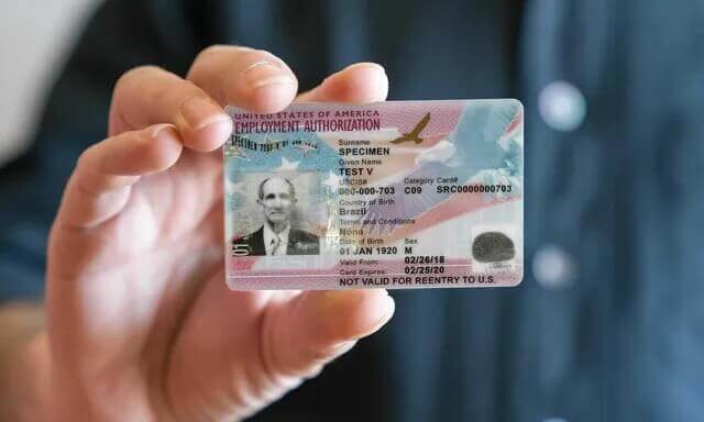 EAD-Card-3777a062-a73d2680-640w-1 USCIS сокращает срок разрешения на работу для иммигрантов