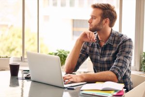 20151120174008-man-procrastination-laptop-distant-typing-online-300x200 20151120174008-man-procrastination-laptop-distant-typing-online
