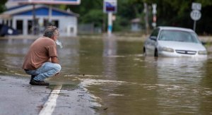 QOBICHDC4BOI7PS5MNDKJIW26E-e1659104702247-300x163 Flooding hits eastern Kentucky
