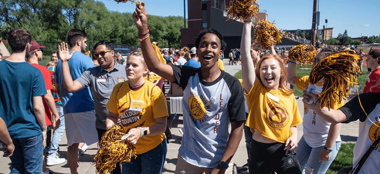 apply_880_404-768x353 Стипендия для иностранных студентов в University of Minnesota