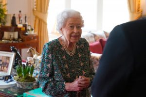 queen-1-300x200 queen-1