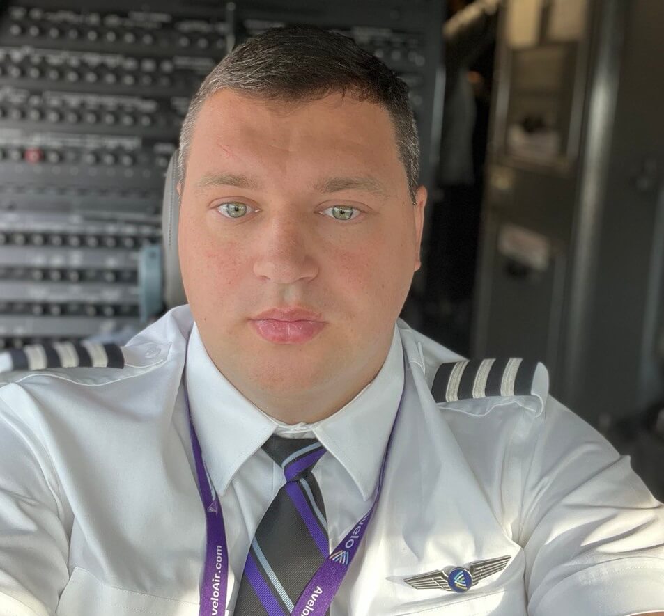 photo_5262514580888867760_y-1 Как стать пилотом самолета в США: опыт иммигранта